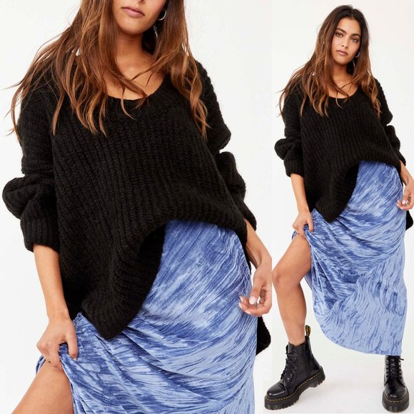 NEW Free People Blue Bell U V Neck Oversize Slouchy Tunic Sweater Black $128 M - Picture 10 of 10